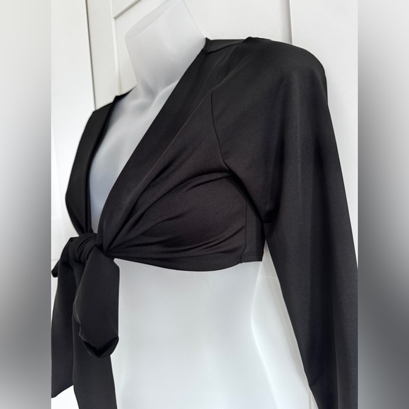 LULU’S Tie-Front Long Sleeve Crop Top Satin Like Finish Size Small Black - Picture 5 of 7